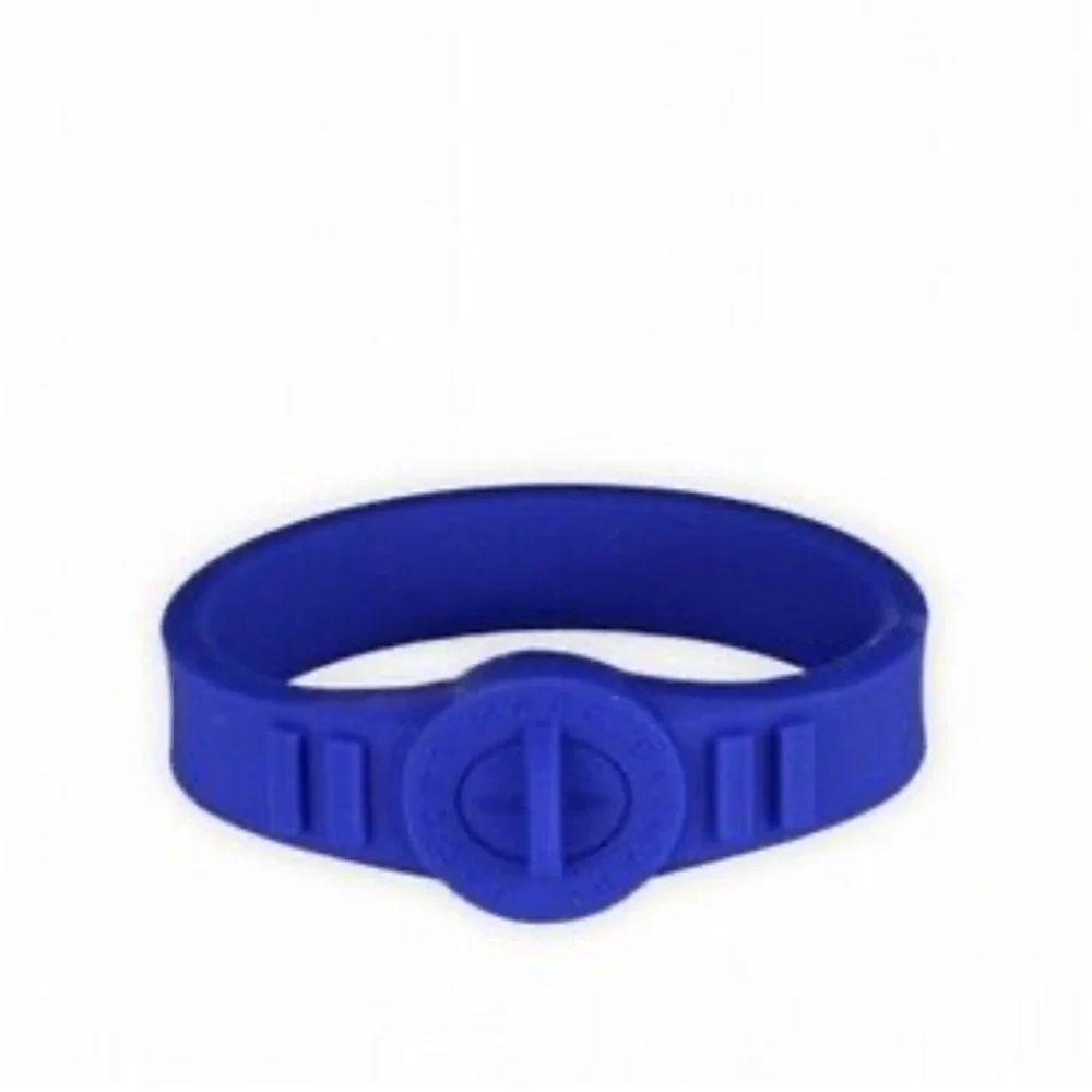 Marc by Marc Jacobs Navy Rubber Turn-lock Bracelet with Dustbag NWOT